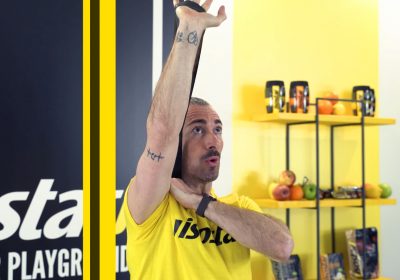 Spalle e braccia: routine completa tra più game